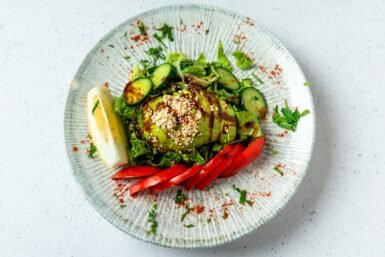 Quinoa Avocado Salad (Sallatë me Kuinoa dhe Avokado)