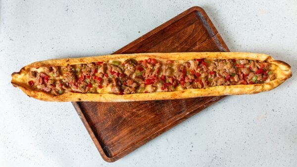 Roasted Meat Pide (Pite me copa mishi)