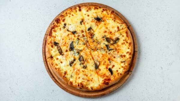 Mushroom Pizza (Pica me kerpudha)