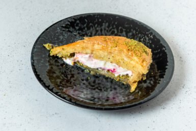 Carrot Slice Pistachio Baklava (Bakllava me Pistakio prerje karrote)