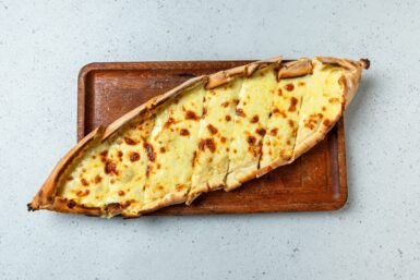Cheese Pide (Pite me djathe)