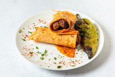 Lamb Shish Kebab Roll (Rrotull qebapi i qengjit)