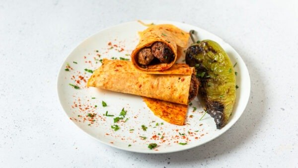 Lamb Shish Kebab Roll (Rrotull qebapi i qengjit)